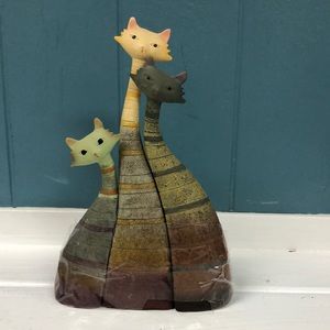 Artforum Cats Set of Three Ornamental Resin Cats‎ Paw Print Family Nesting
